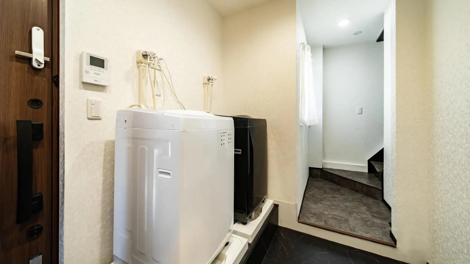 Apartment 84-5, Shiomi 301, Entire Room For Rent Tokyo Japan