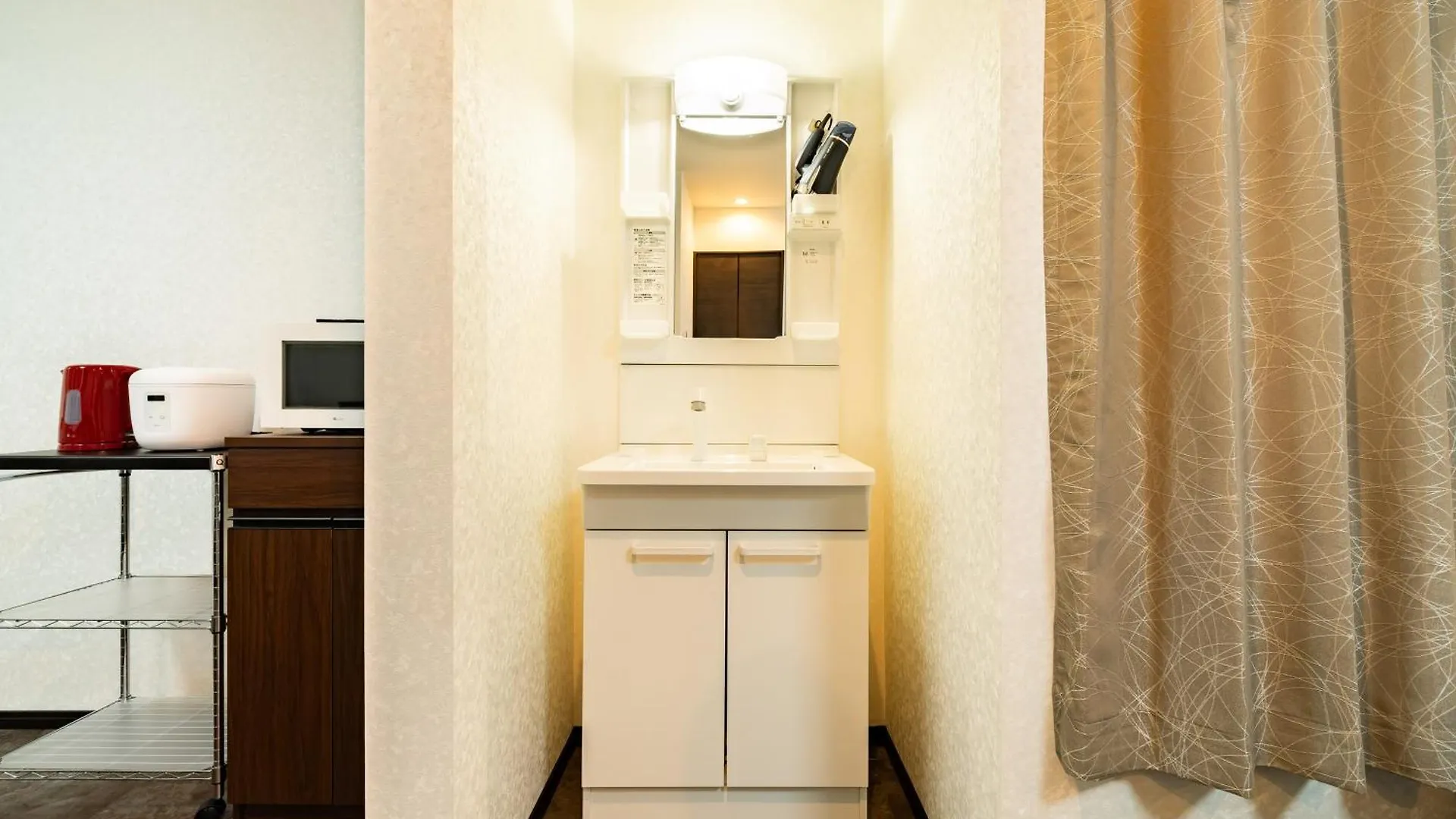 84-5, Shiomi 301, Entire Room For Rent Tokyo Apartment